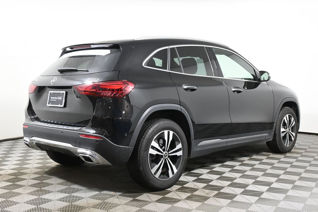 2025 Mercedes-Benz GLA 250 4MATIC 10