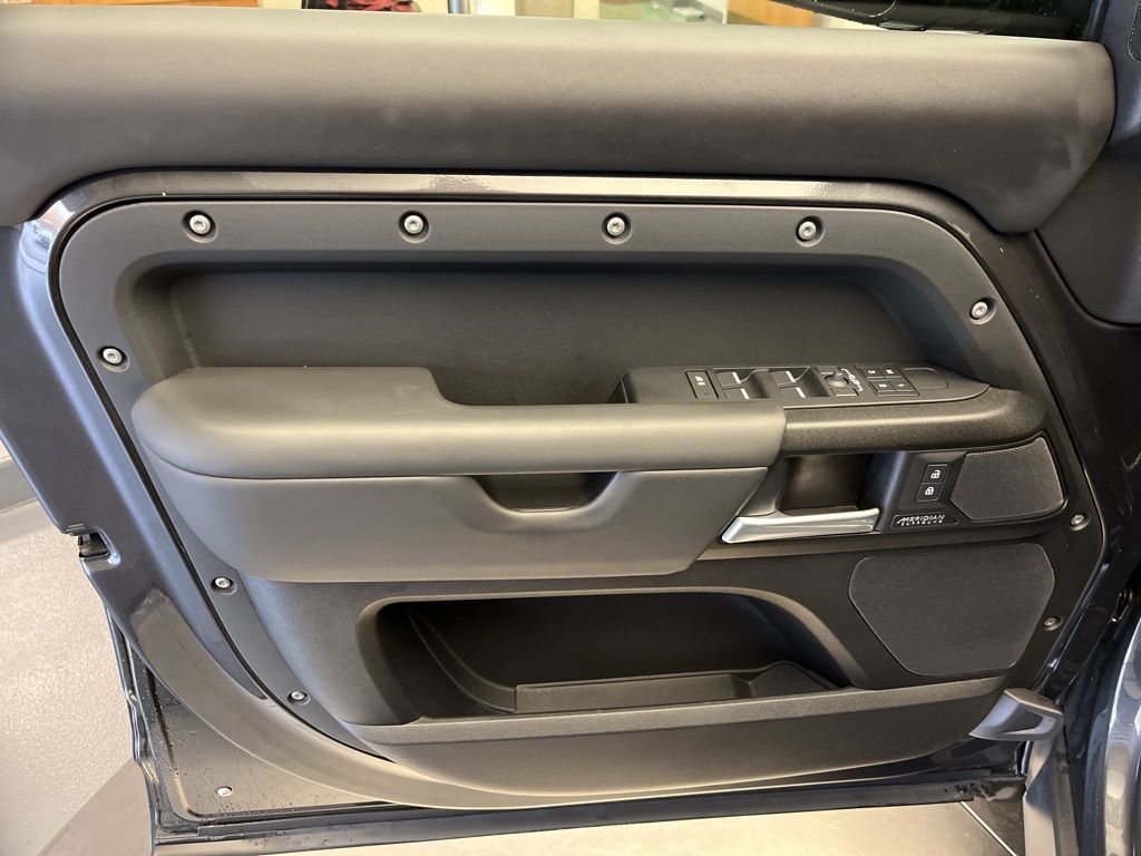 Thumbnail: 2025 Land Rover Defender - 11