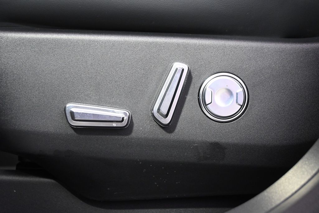 New 2026 Gray Lincoln Reserve image 14