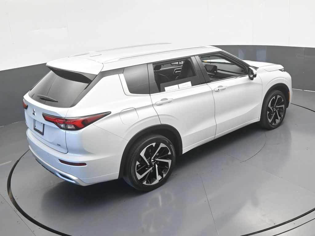 Used 2024 White Mitsubishi SEL image 55