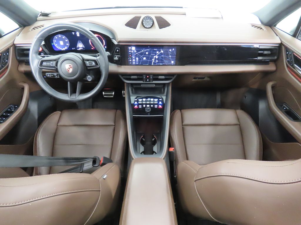 Thumbnail: 2024 Porsche Macan - 15