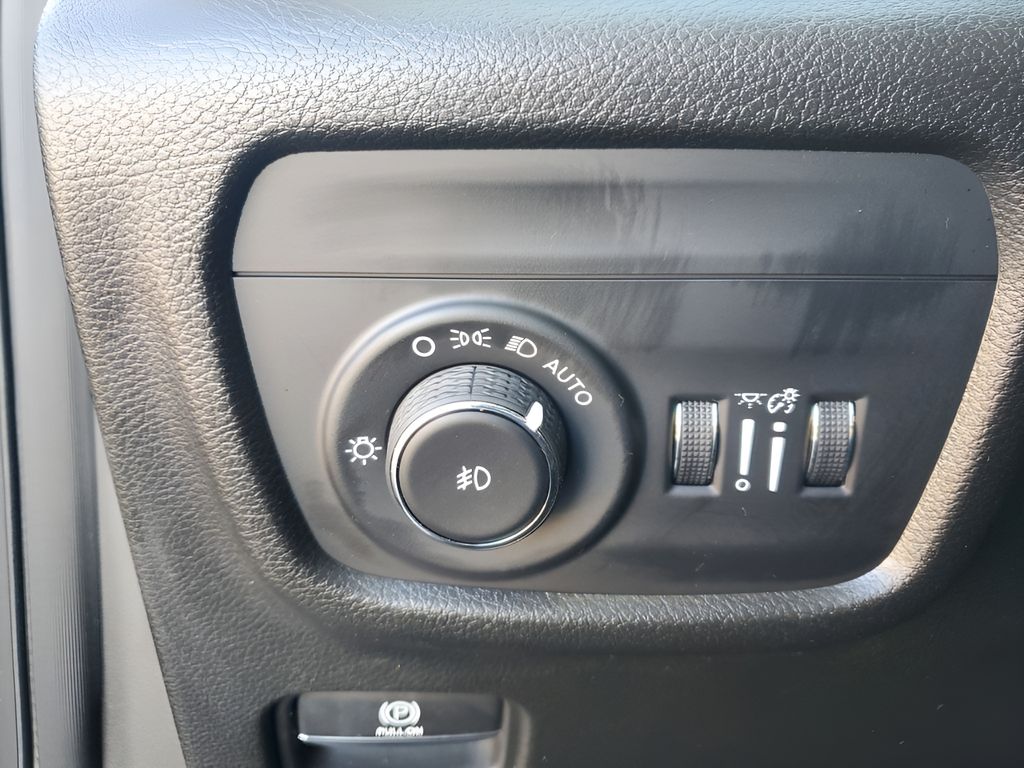 Used Car 2023 Jeep Grand Cherokee L  Limited For Sale Under $30,000 In Austin, Texas