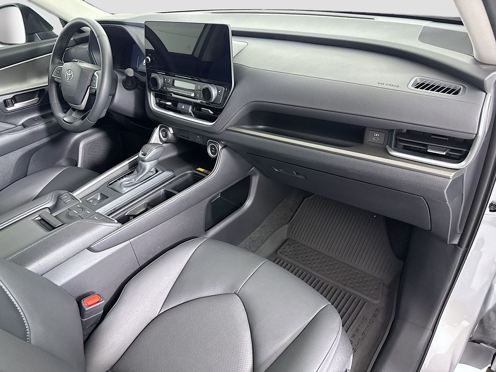 Used 2026 Silver Toyota XLE image 17
