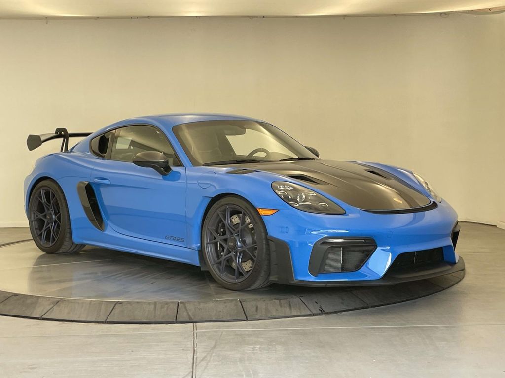 2025 Porsche 718 Cayman GT4 RS - 8