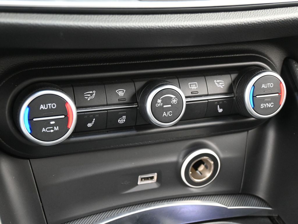 Used 2018 Misano Blue Metallic Alfa Romeo Ti image 21