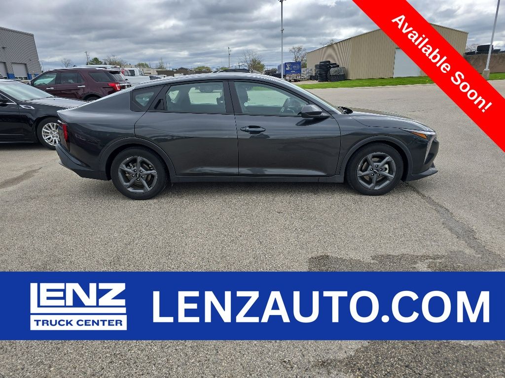 2025 Kia K4 LXS FWD