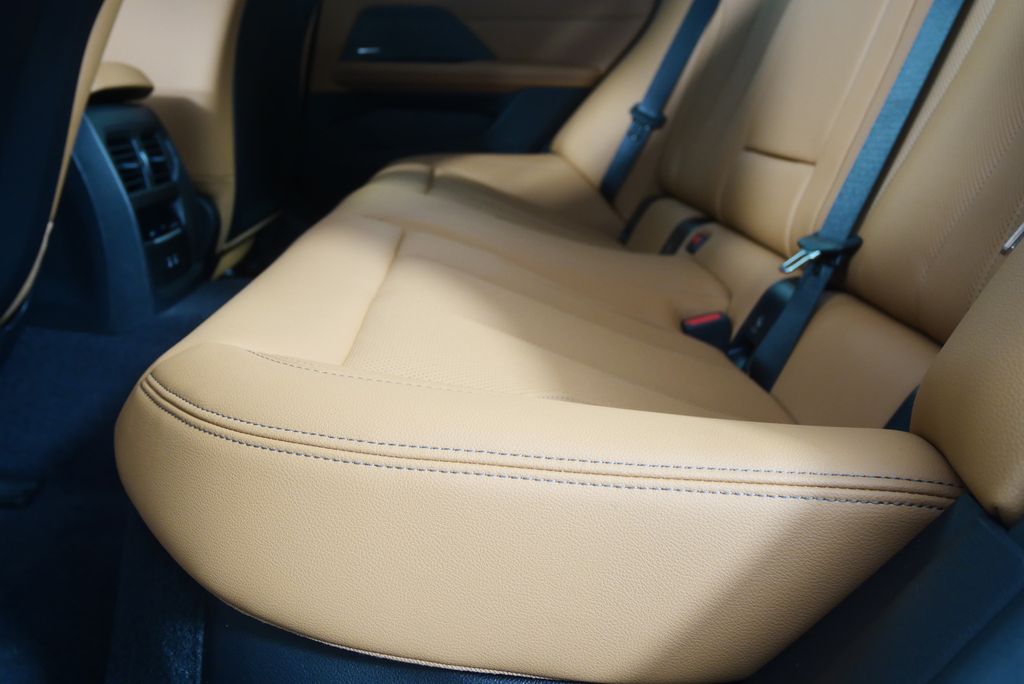 Thumbnail: 2026 BMW i4 - 15