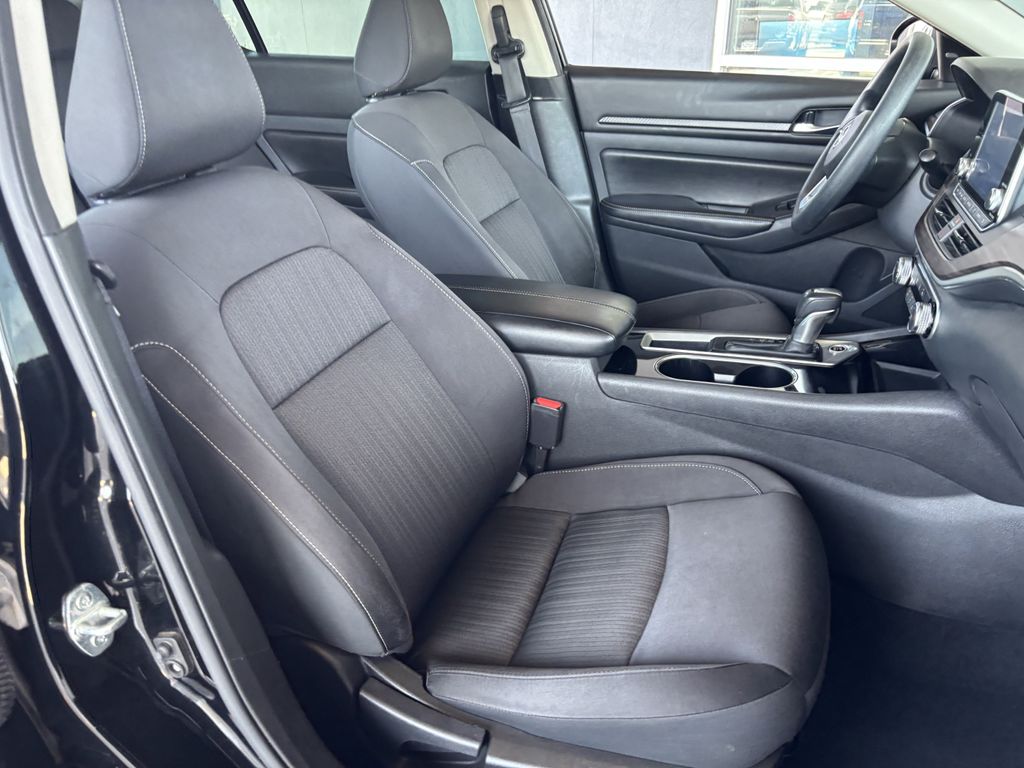 Used 2024 Nissan Altima Sedan