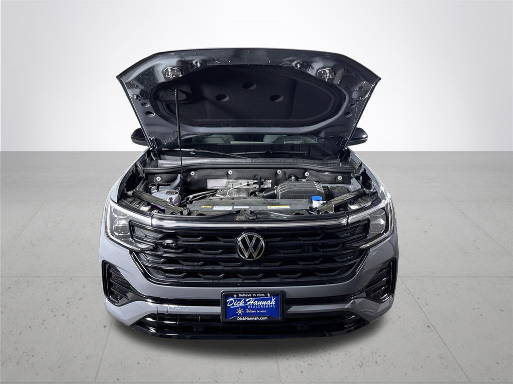 2026 Volkswagen Atlas Cross Sport 2.0T SEL R-Line Black