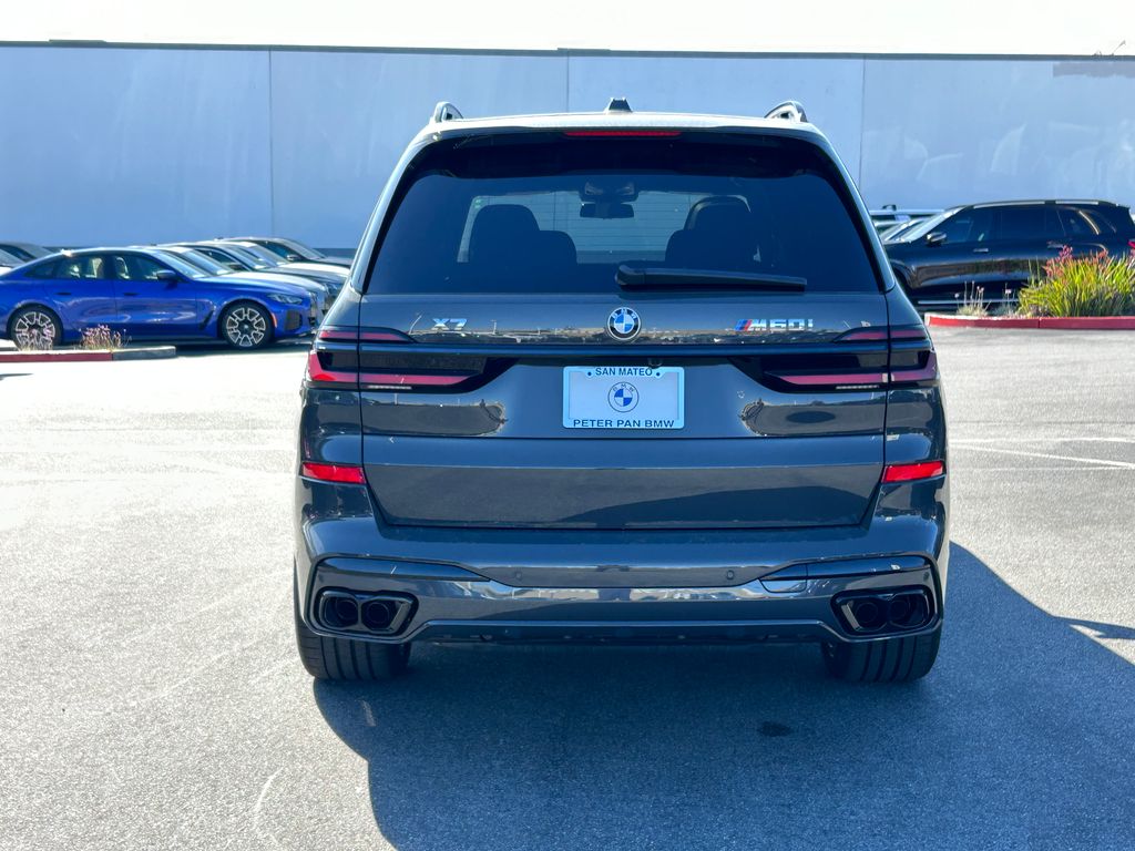 Thumbnail: 2027 BMW X7 - 4