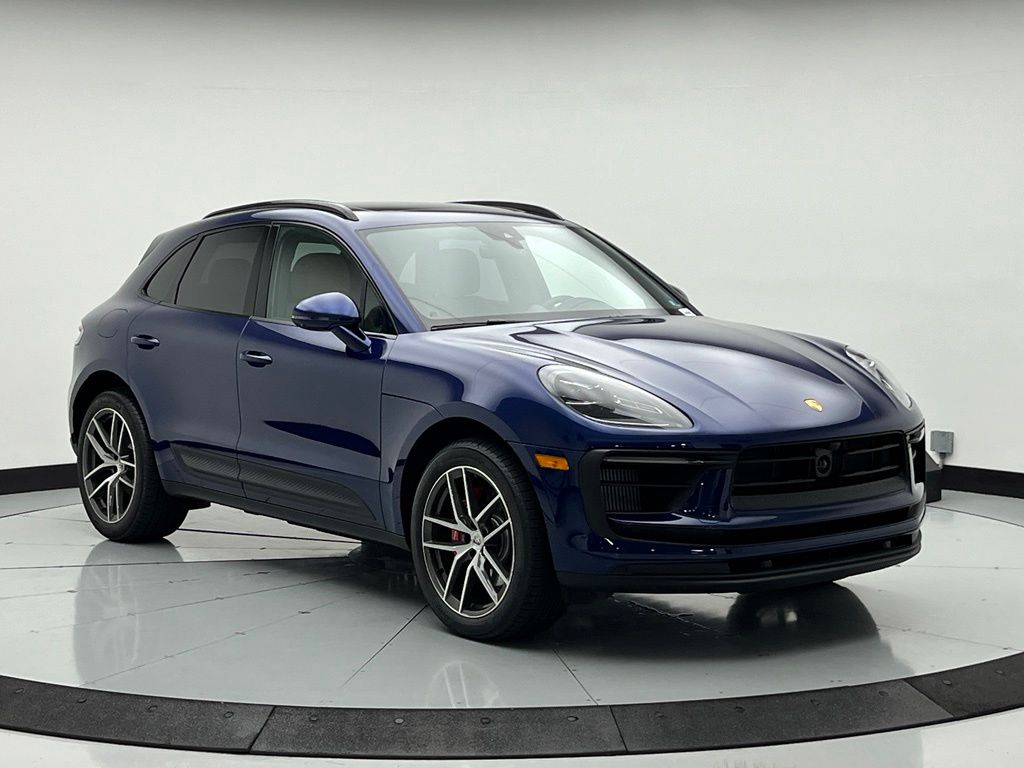 Thumbnail: 2026 Porsche Macan - 9