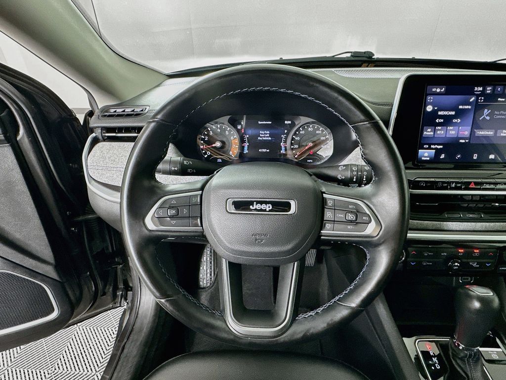 Thumbnail: 2022 Jeep Compass - 11