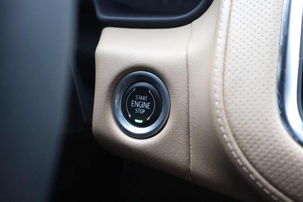 Thumbnail: 2023 Chevrolet Suburban - 30