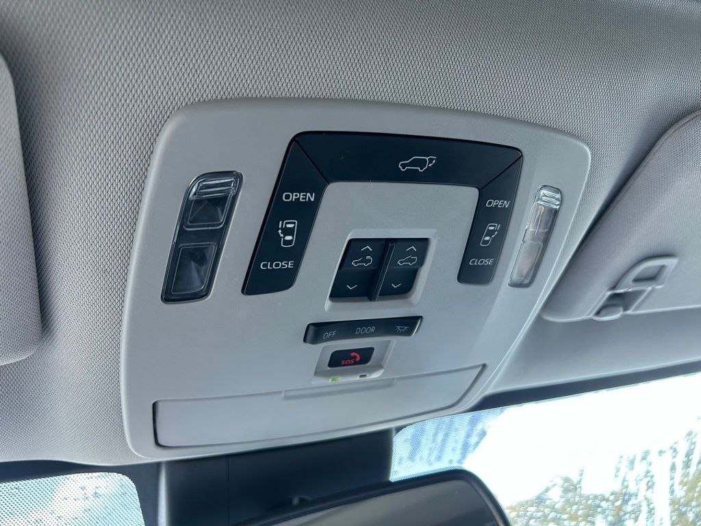 Thumbnail: 2024 Toyota Sienna - 30