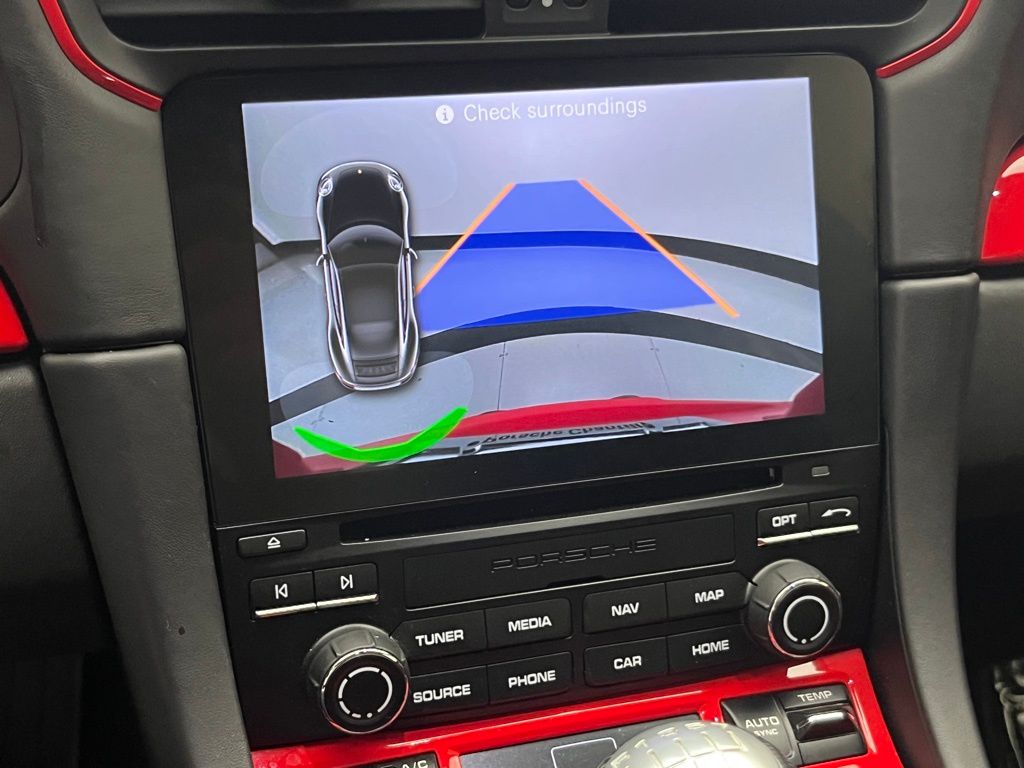 Thumbnail: 2018 Porsche 911 - 22