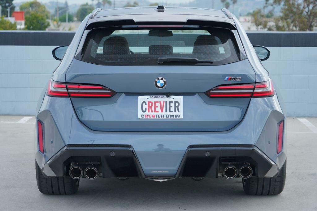 Thumbnail: 2027 BMW M5 - 8