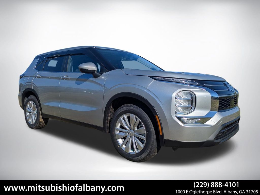2026 Mitsubishi Outlander ES