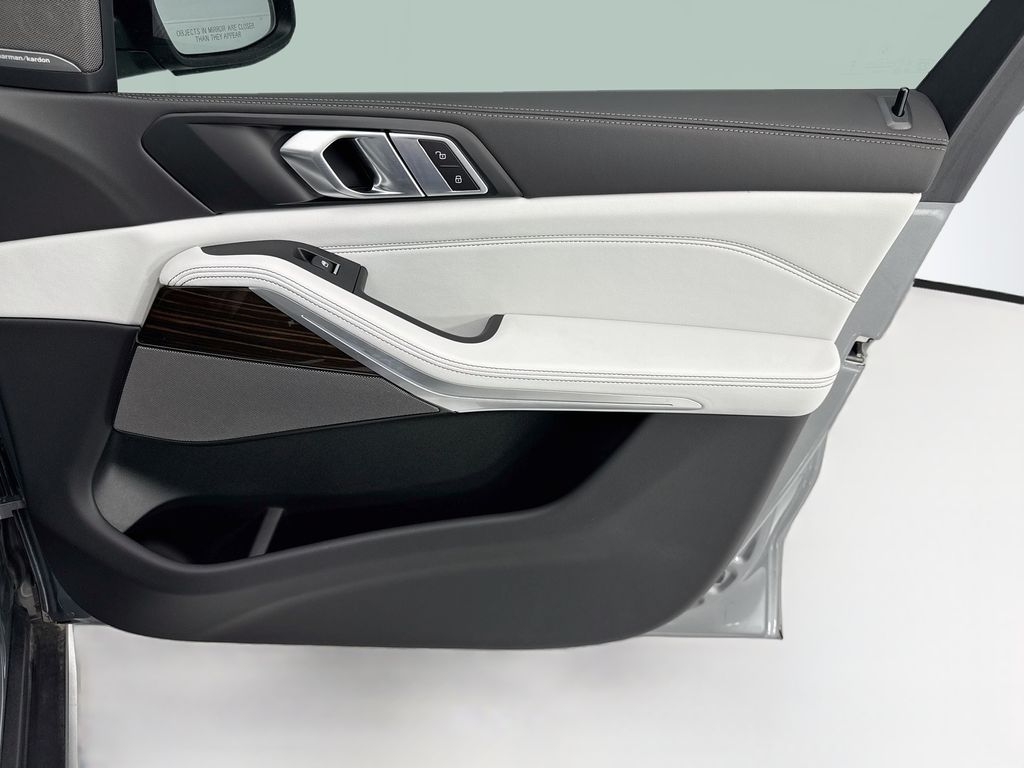 Thumbnail: 2026 BMW X5 - 24