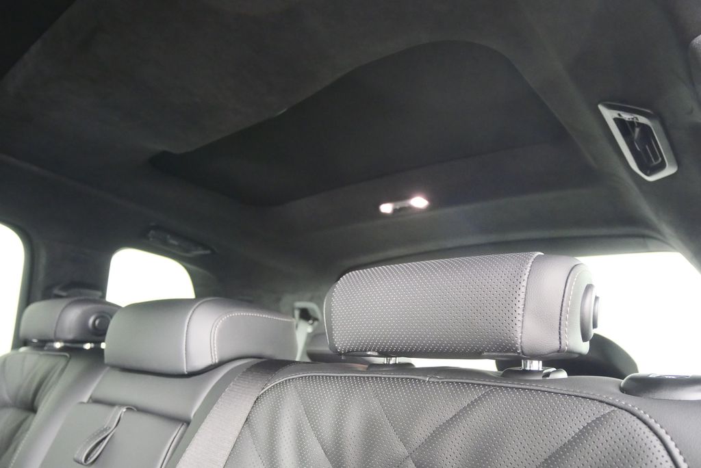 Thumbnail: 2026 BMW X7 - 16