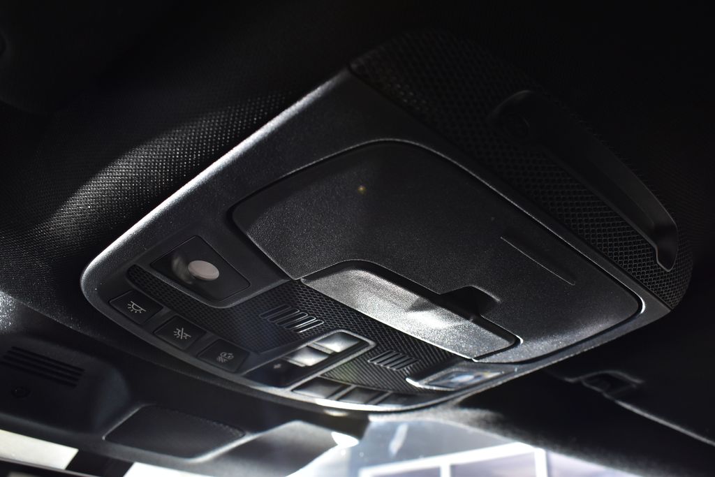 Thumbnail: 2024 Lincoln Navigator L - 28