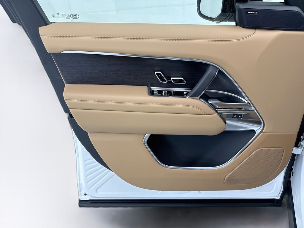 Thumbnail: 2026 Land Rover Range Rover - 23