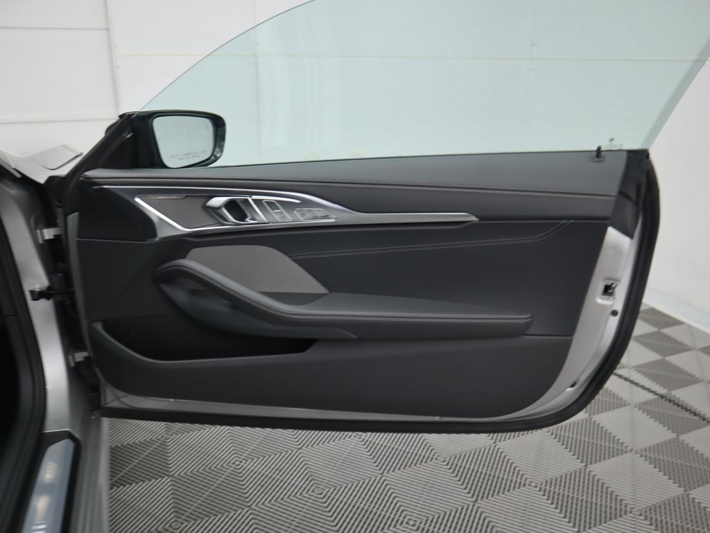 Thumbnail: 2026 BMW 8 Series - 26