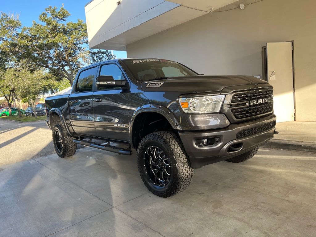 View vehicle photo 2