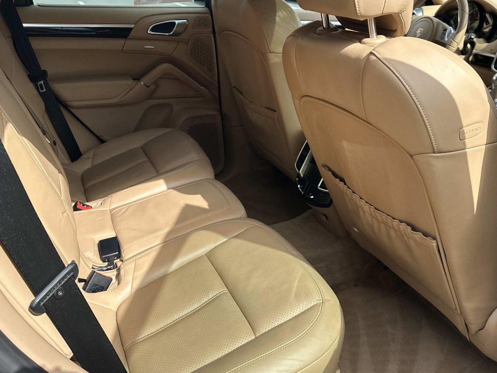 Thumbnail: 2014 Porsche Cayenne - 24