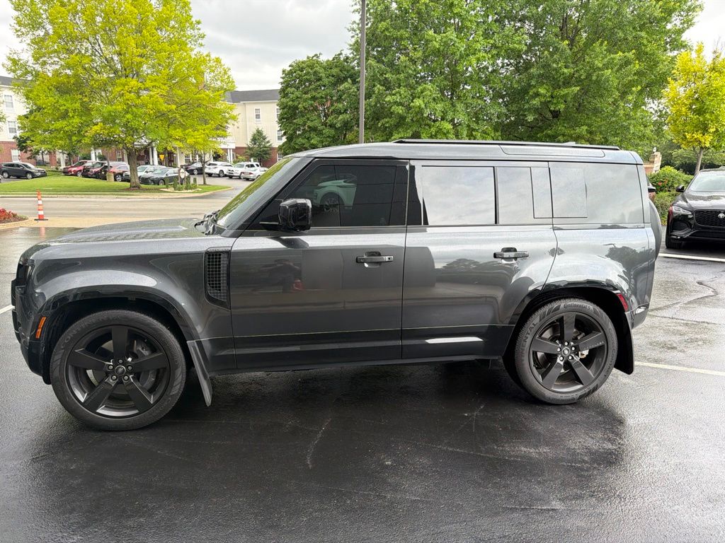 Certified Used 2025 Gray Land Rover X-Dynamic SE image 3