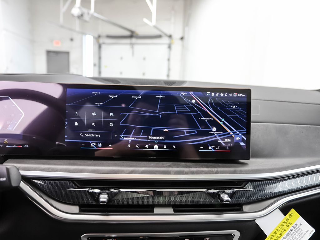 Thumbnail: 2026 BMW X7 - 17