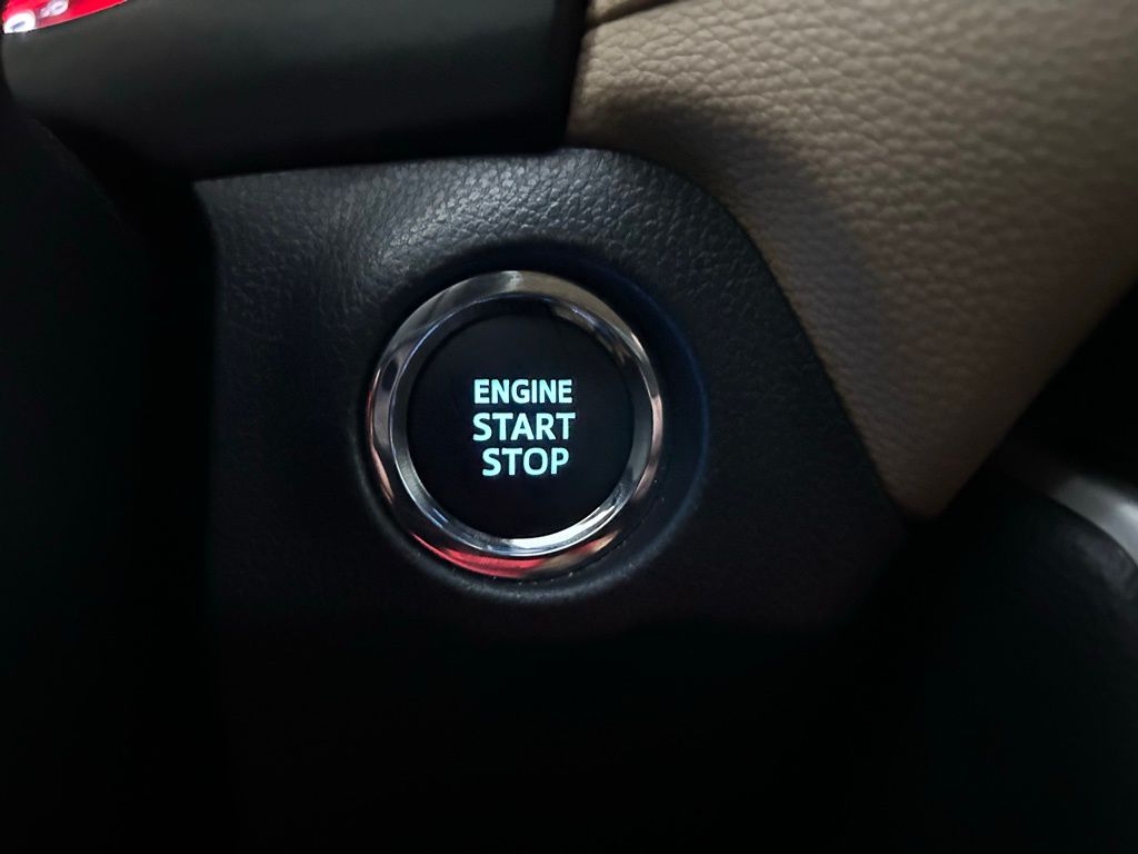 Thumbnail: 2020 Toyota RAV4 - 28