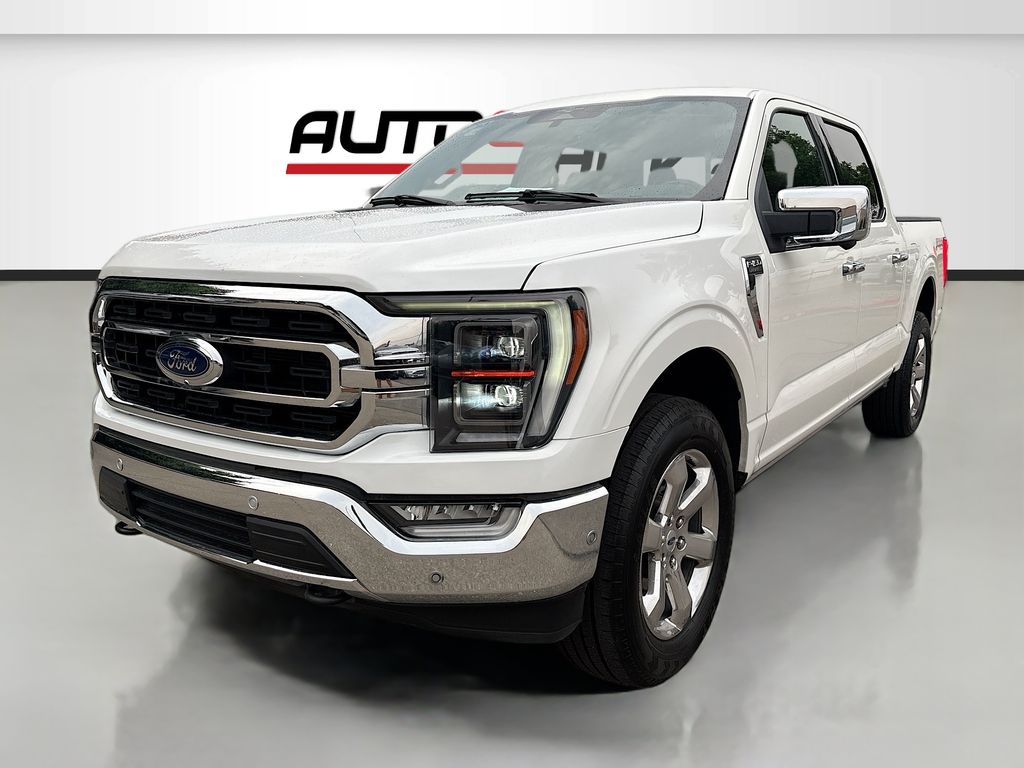 Used 2023 White Ford Lariat image 3