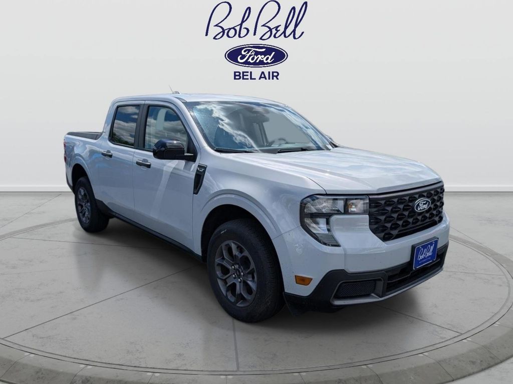 White Metallic 2025 Ford Maverick XLT SuperCrew AWD Pickup Truck All-Wheel Drive 8-Speed Automatic