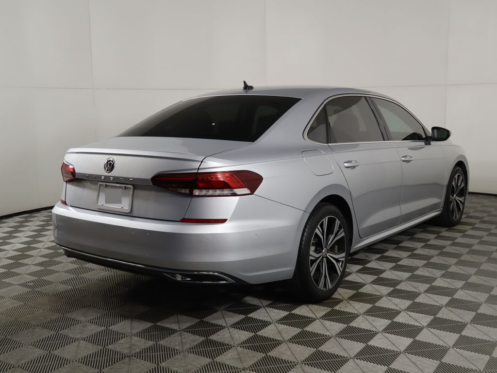 2020 Volkswagen Passat 2.0T 5