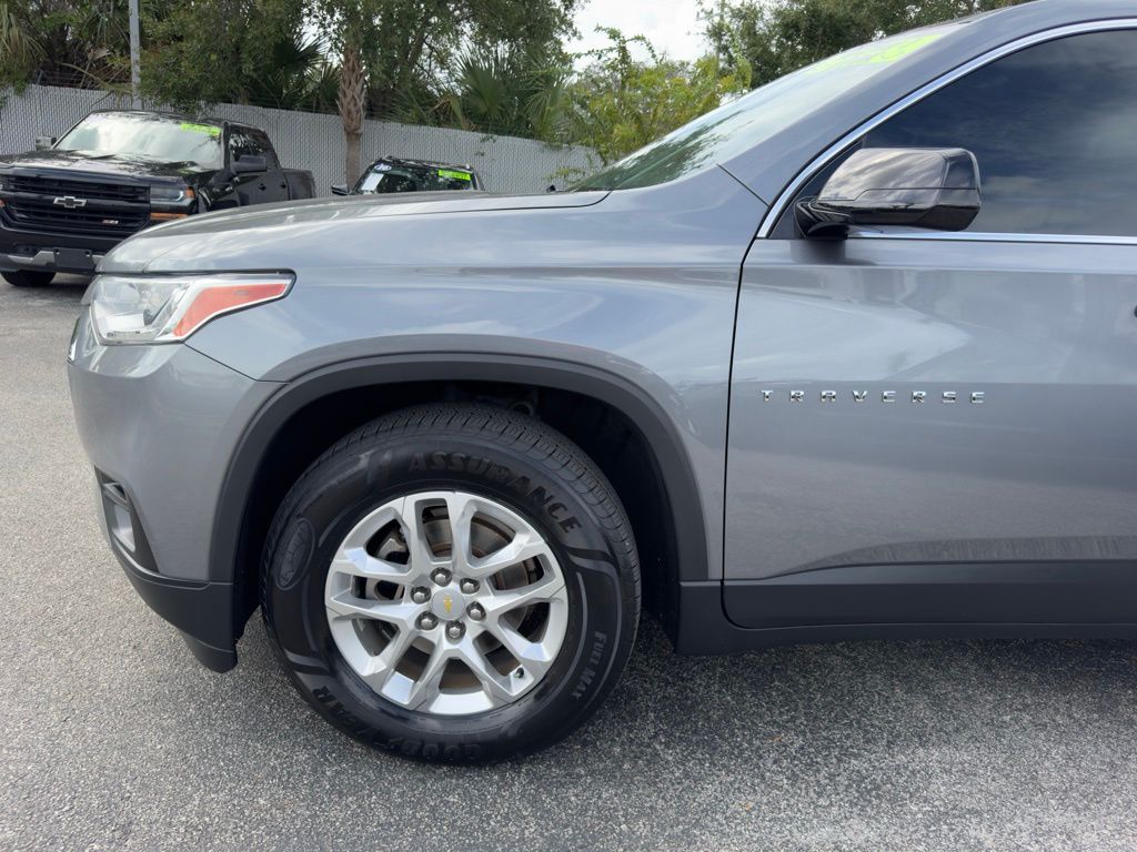 2020 Chevrolet Traverse LS 11