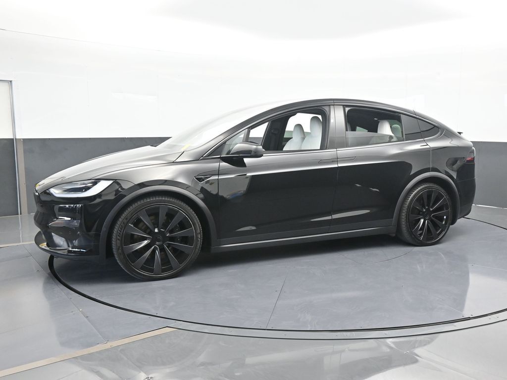 Used 2022 Black Tesla Plaid image 2