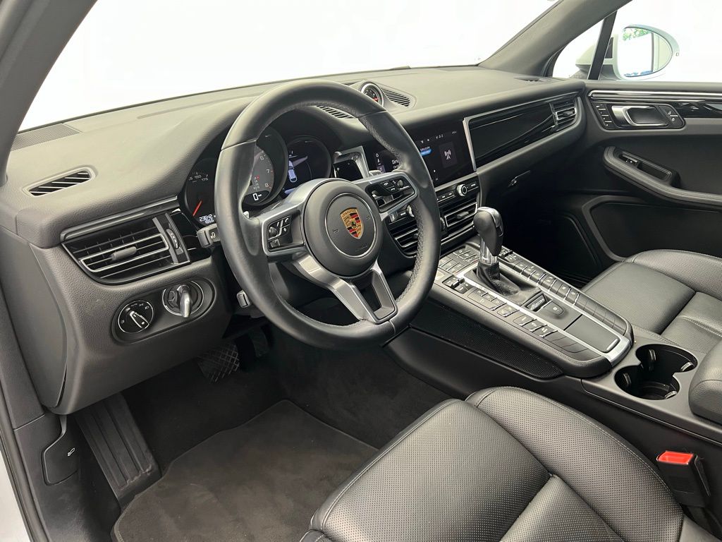 Thumbnail: 2021 Porsche Macan - 4