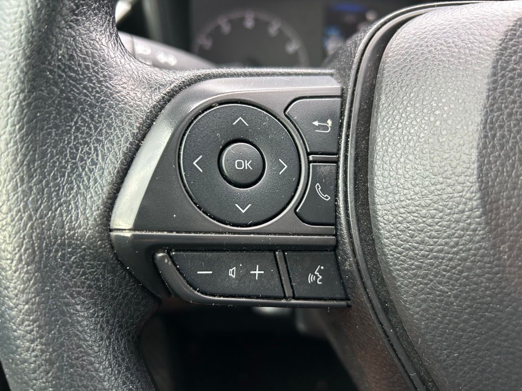 2024 Toyota Corolla LE 19