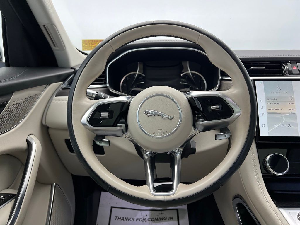 Thumbnail: 2022 Jaguar F-Pace - 16