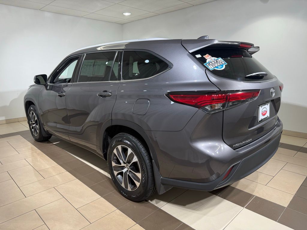 2022 Toyota Highlander XLE 4