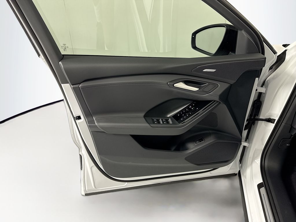 Thumbnail: 2027 Audi Q6 e-tron - 25