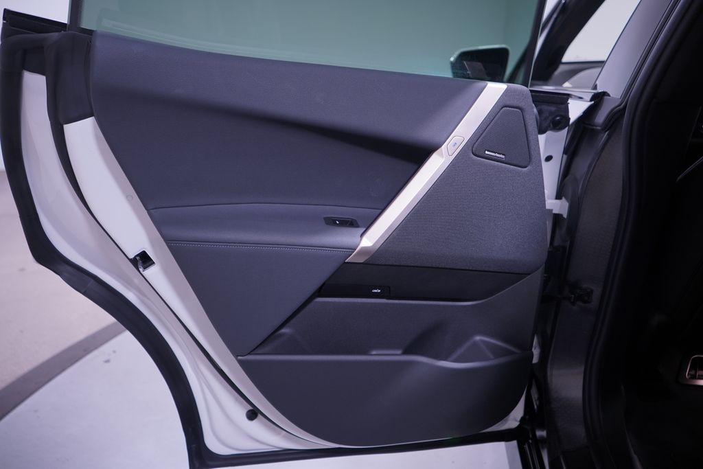 Thumbnail: 2026 BMW iX - 14