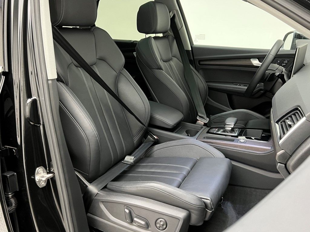 Thumbnail: 2023 Audi Q5 - 13