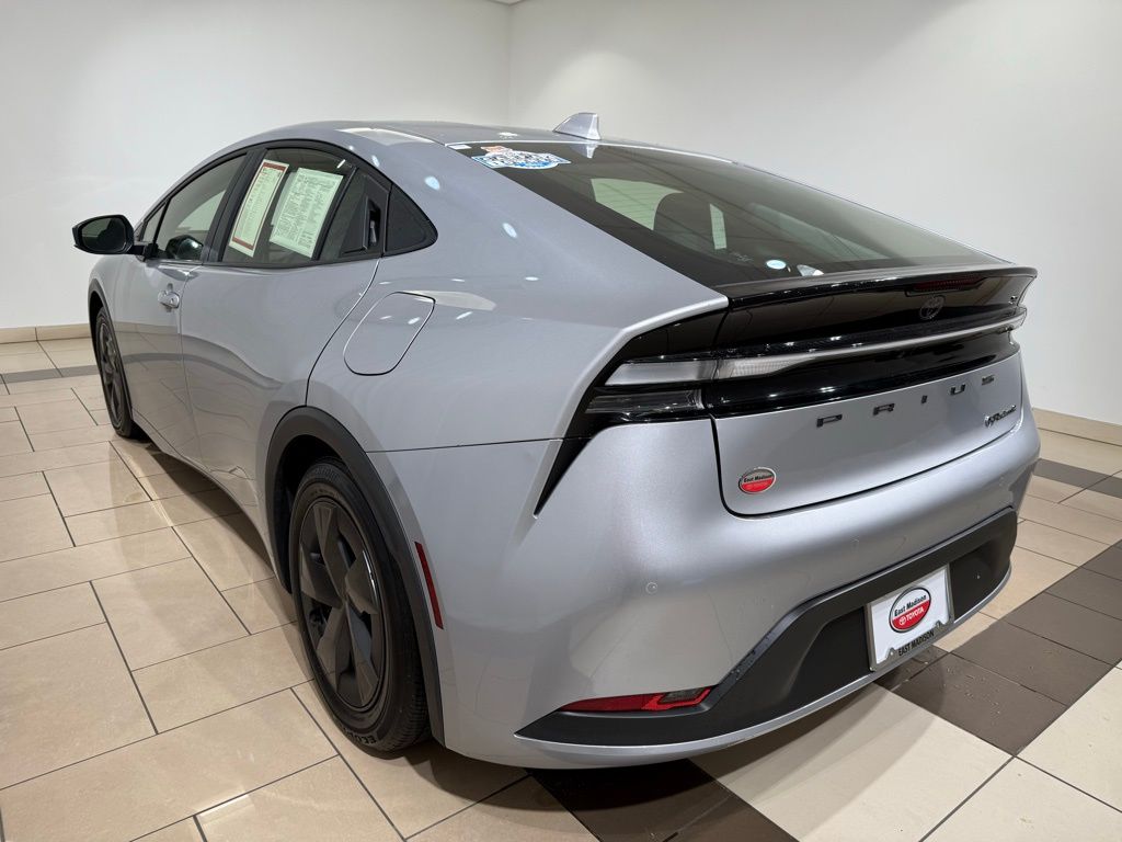 2024 Toyota Prius Prime SE 3