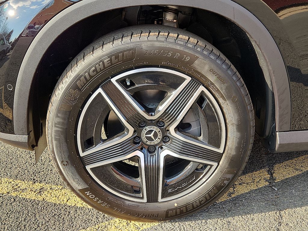 Thumbnail: 2026 Mercedes-Benz GLC - 5