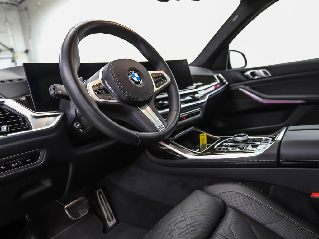 Thumbnail: 2025 BMW X7 - 10