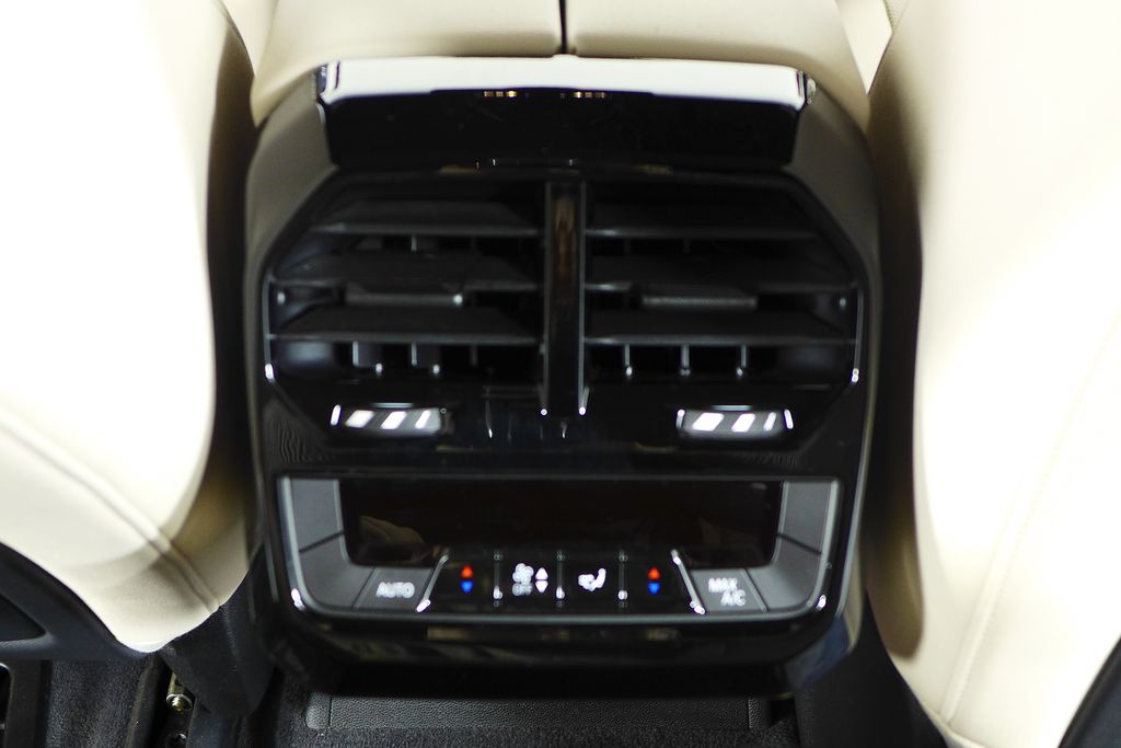 Thumbnail: 2023 BMW iX - 23