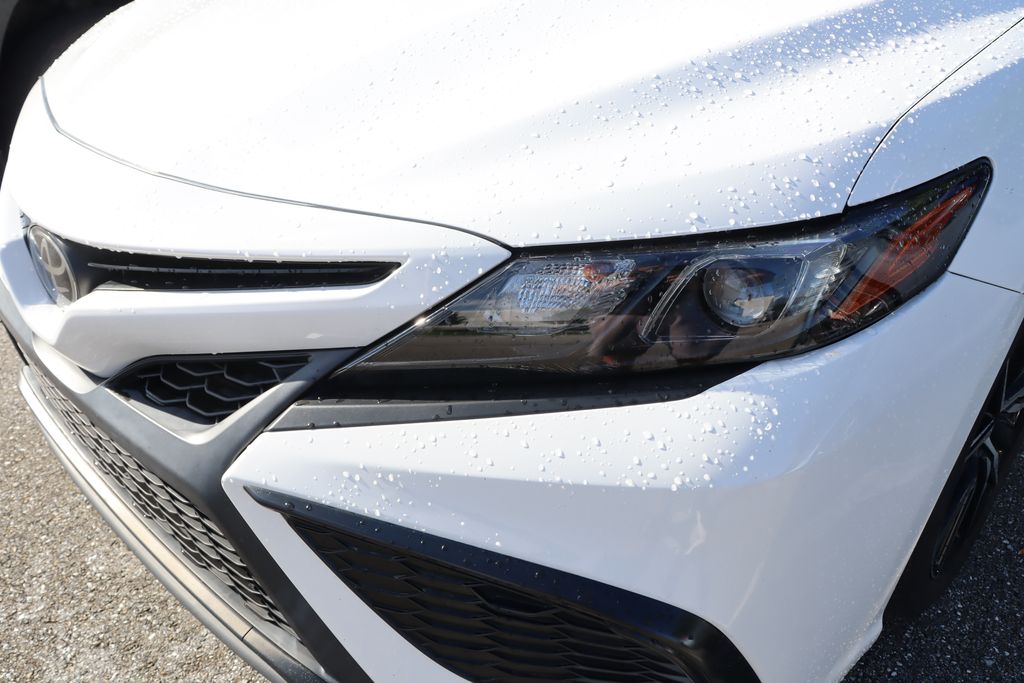 2021 Toyota Camry SE 3
