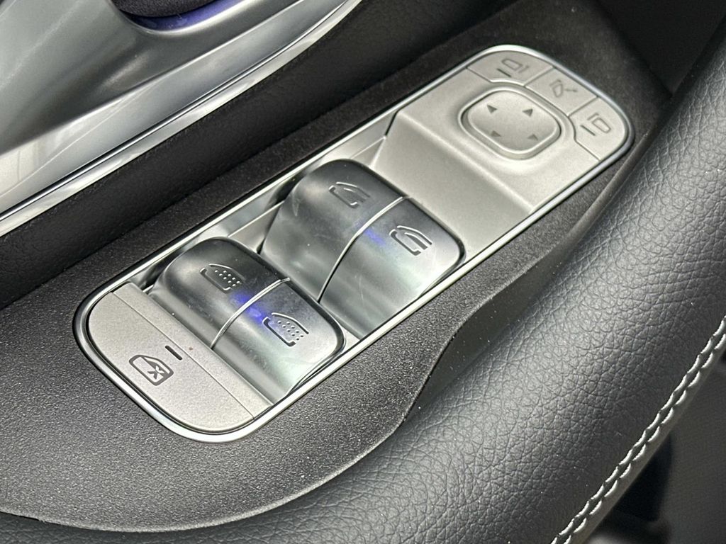 Thumbnail: 2026 Mercedes-Benz GLE - 18