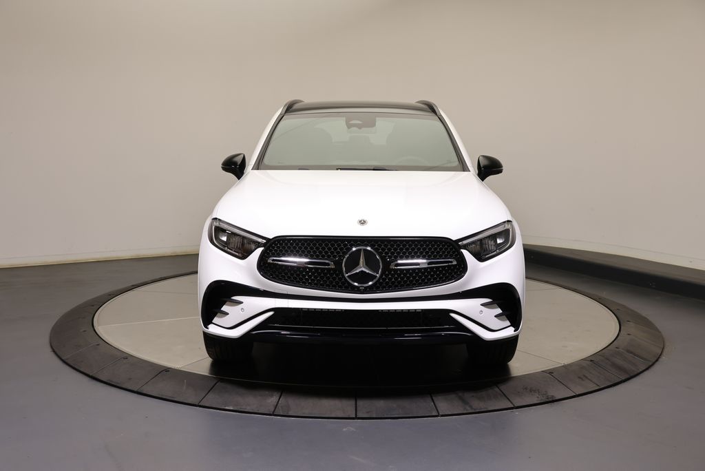 Thumbnail: 2027 Mercedes-Benz GLC - 2